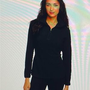 Columbia black fleece 1/4 zip closure logo on the back sweatshirt, size M top